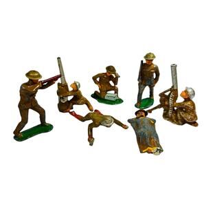 Lot of 7 Barclay Manoil Soldier figures